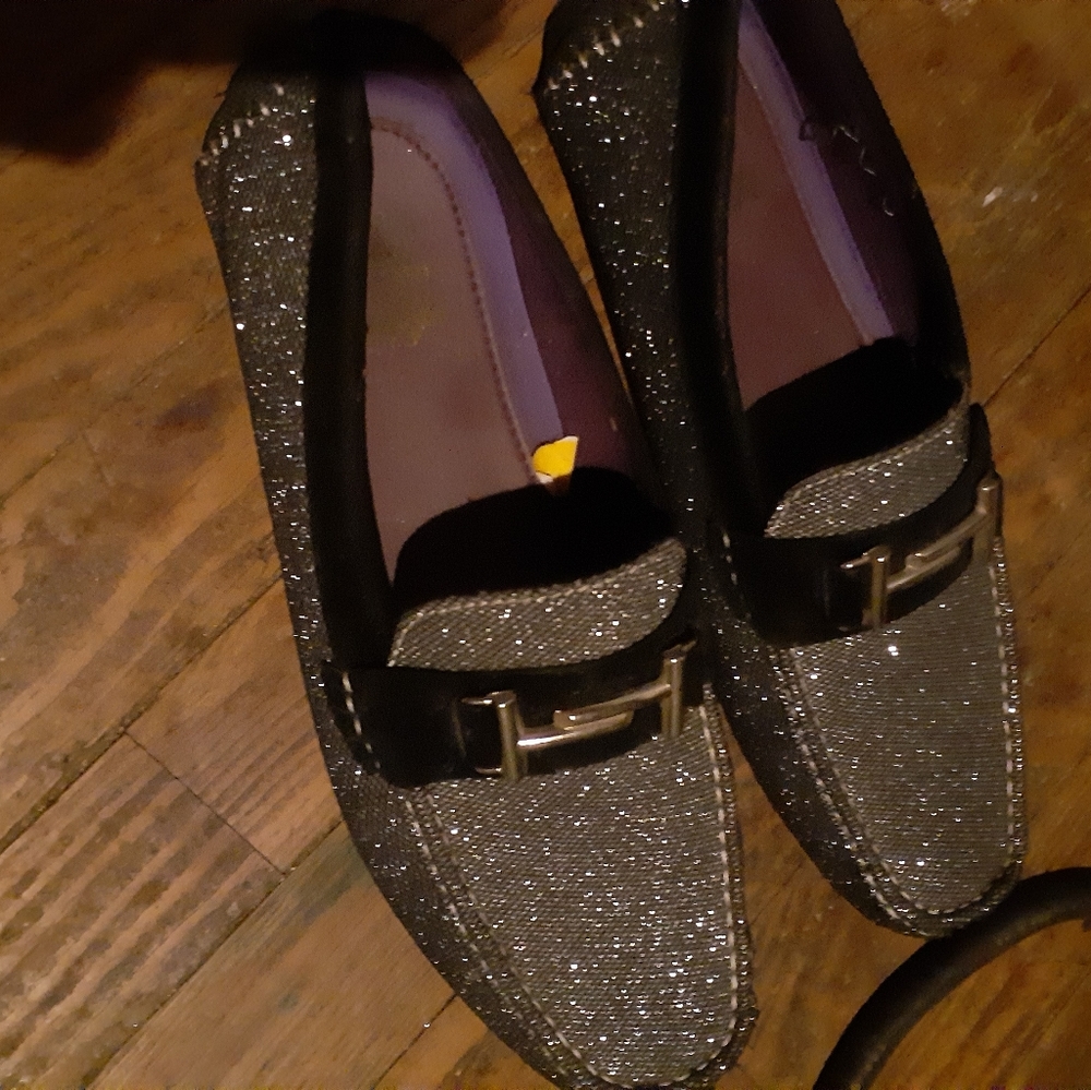 Shoes - Picture 3 of 3